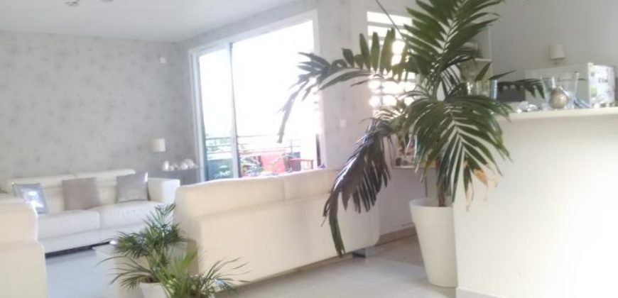 Bel appartement lumineux de standing, au calme dans la verdure